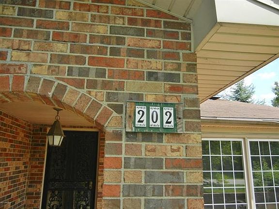 2nd image of 202 Robin Wood Dr