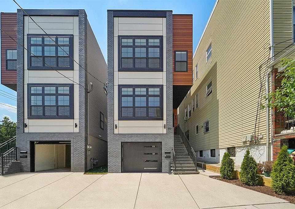 1st image of 90 E 27th St #1