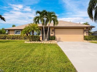 250 NE 10th Pl, Cape Coral, FL 33909
