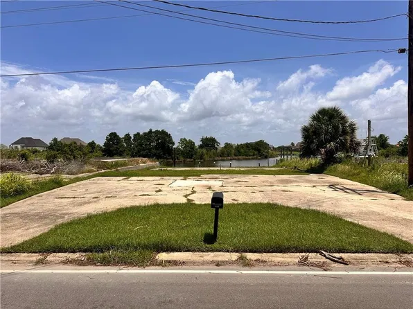 310 Lakeview Dr, Slidell, LA 70458