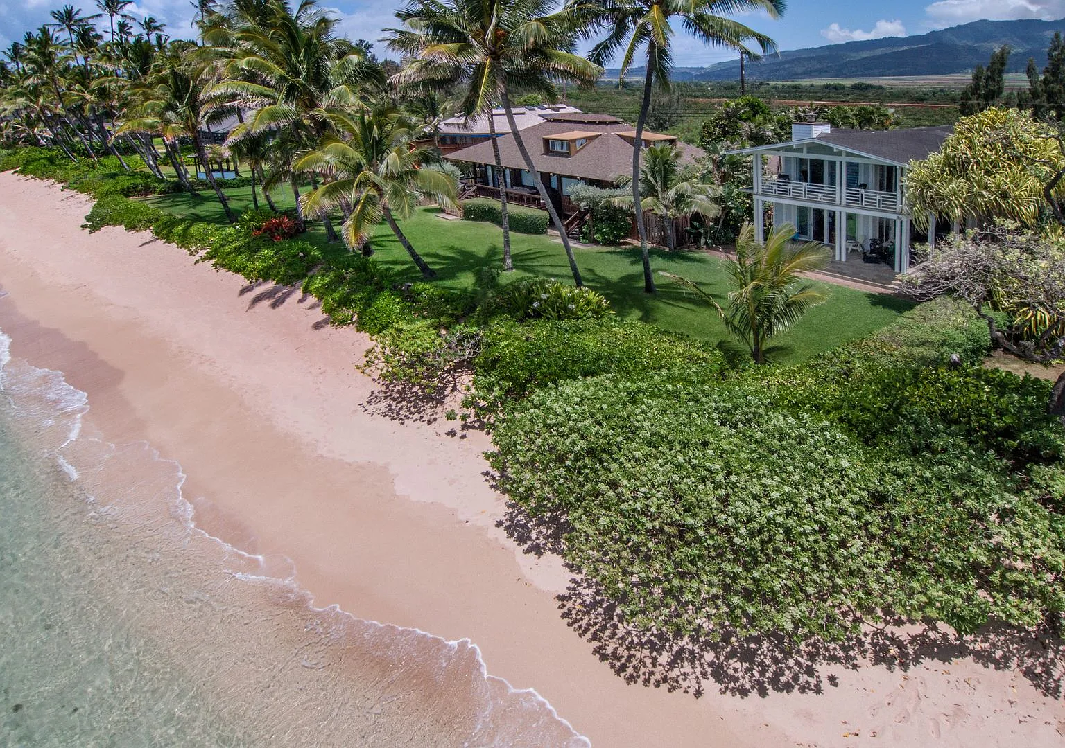 Hawaii Life Presents Modern Mokuleia Beachfront Luxury 4 bedroom 3 Bath — Photo 1