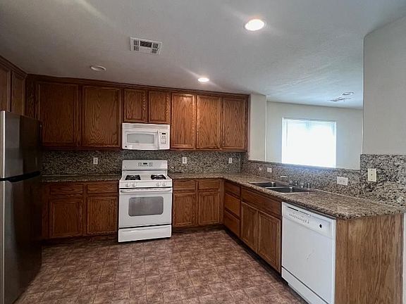 4th image of 8217 Wildwood Glen Dr