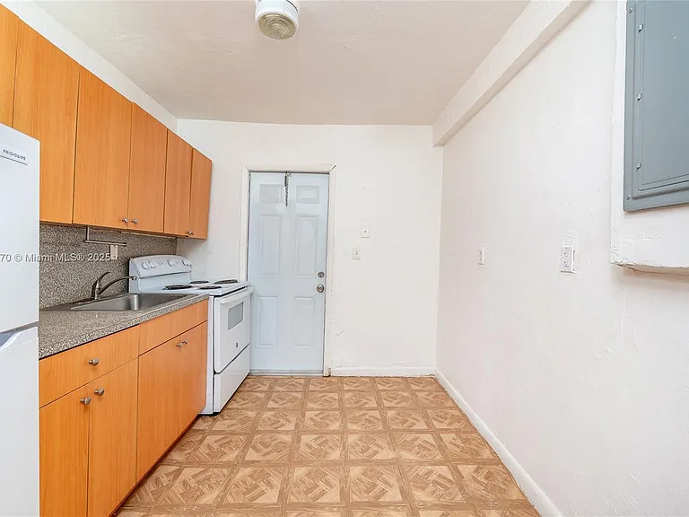 10015 SW 170th Ter #2 — Photo 9