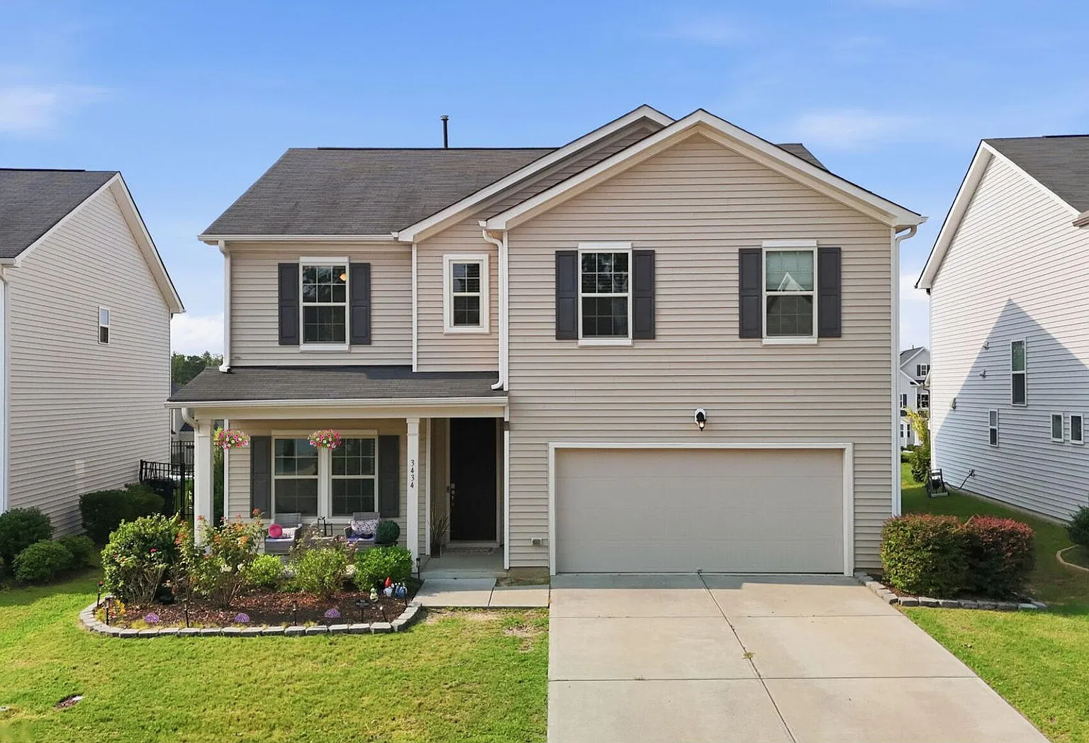Desirable 5br 3ba Home in Raleigh! Availabe November 15! — Photo 1