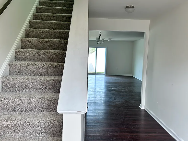 653 Nannyberry Ln — Photo 2