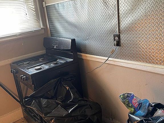 4th image of 16134 Lawton St APT 2