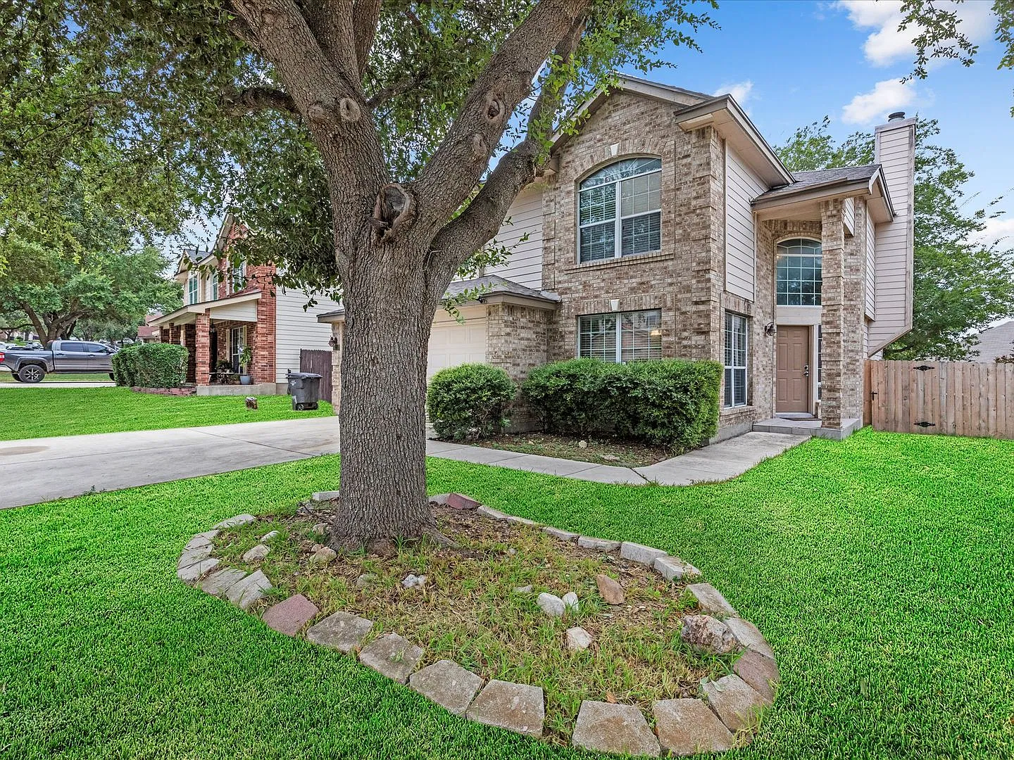 Spacious 3-Bedroom Home in San Antonio! — Photo 2