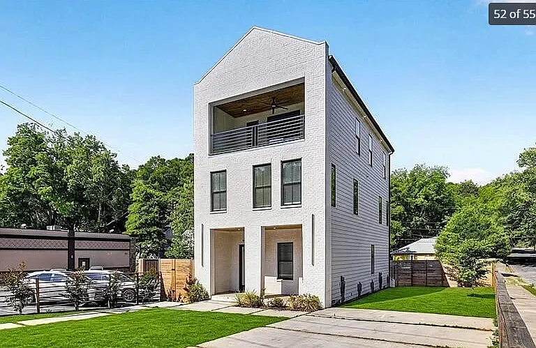 985 McDaniel St SW — Photo 1
