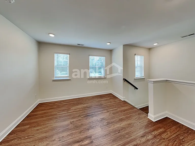 6114 Rosemore Ln — Photo 12