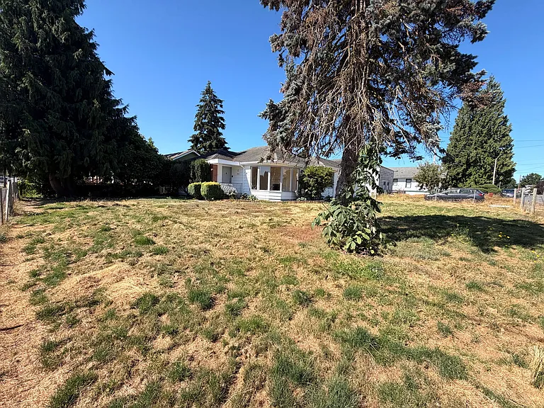 1802 Cedar St — Photo 16