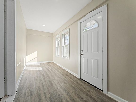 2nd image of 6852 California Ave