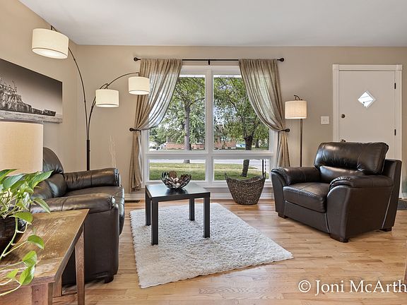 5th image of 1644 Aberdeen St NE