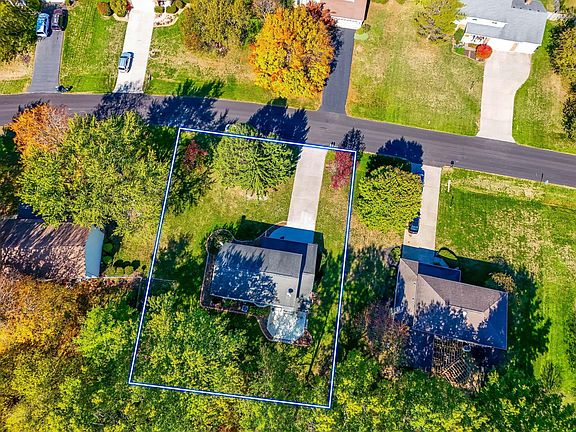 4th image of 10261 N Crosset Hill Dr