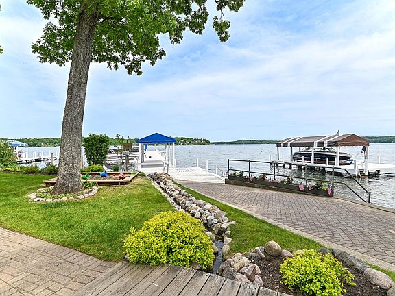 3rd image of 84 Lower Loch Vista DRIVE