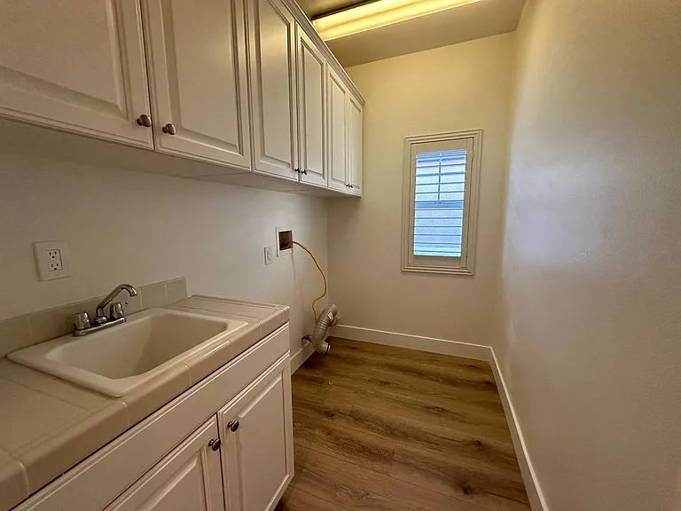 1523 Clifftop Ave — Photo 44