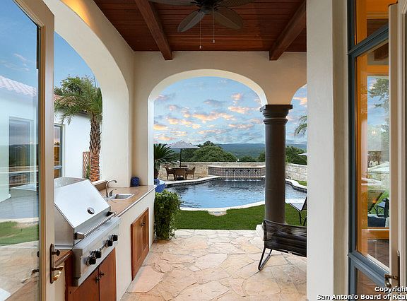 4th image of 49 Vineyard Dr