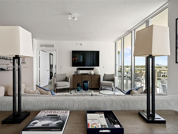 4th image of 6620 Indian Creek Dr #Penthouse 712