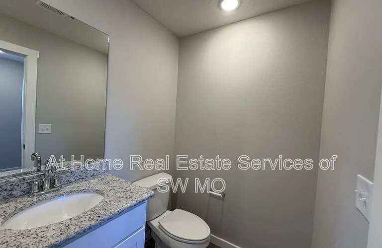 1002 S Rimes Ave — Photo 5