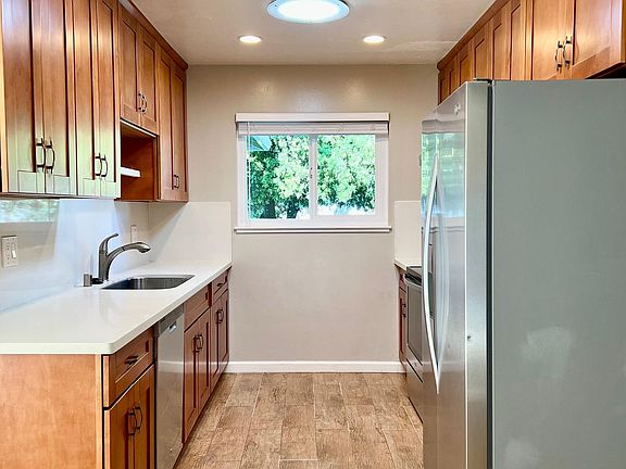 4th image of 1573 Magpie Ln