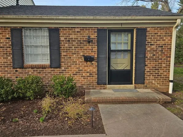 1002 Willow Dr, Chapel Hill, NC