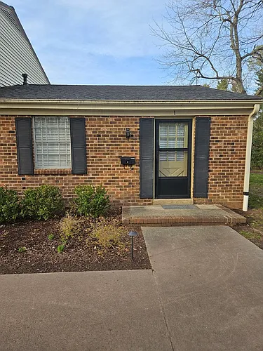 1002 Willow Dr Photo 1