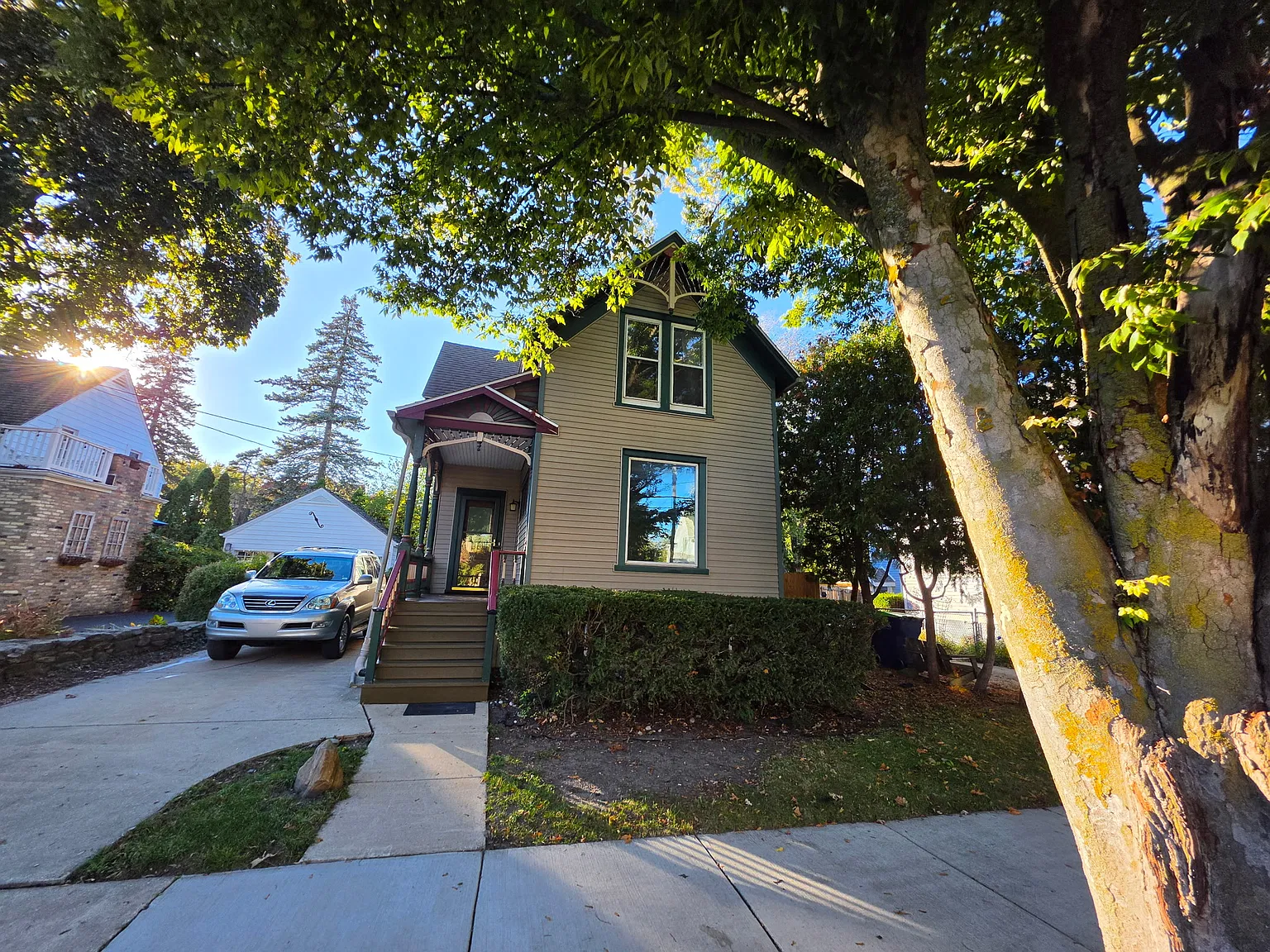3 bed, 1.5 bath, 1449 sqft, $1,400 — Photo 2