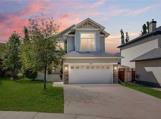 249 W Lakeview Pl, Chestermere, AB T1X1K4