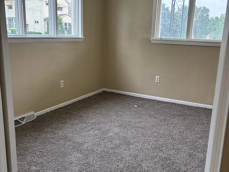 625 E Reynolds St #A — Photo 1