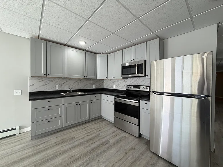 138 Fulton St E #3 — Photo 7