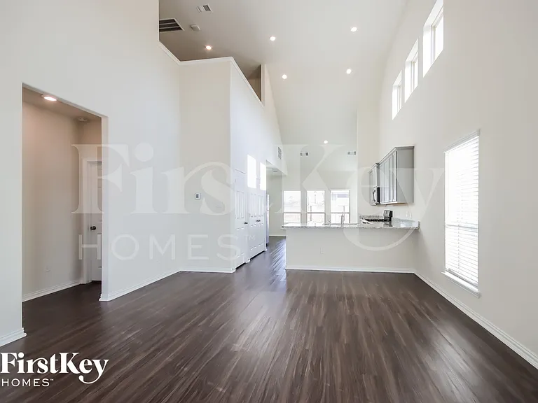 12543 Highgrove Springs Dr — Photo 3