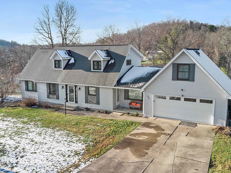 1st image of 620 Pin Oak Dr