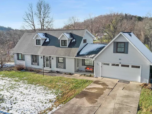 620 Pin Oak Dr, Ashland, KY 41102