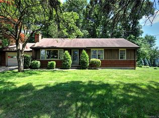 110 Lounsbury Rd, Trumbull, CT 06611