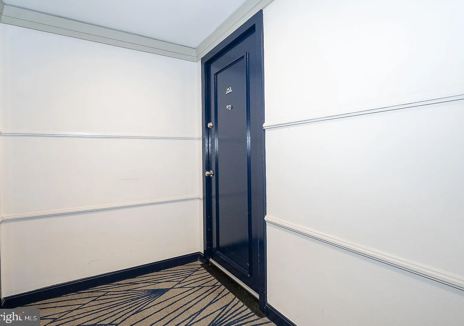 2 bed, 1.0 bath, 972 sqft, $2,300 — Photo 2