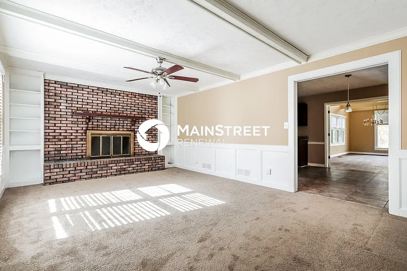 1831 Nicole Ln — Photo 2
