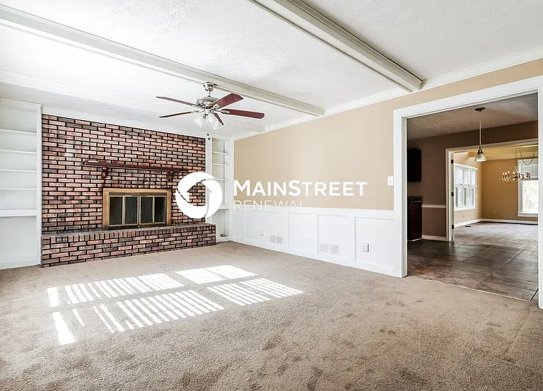 1831 Nicole Ln — Photo 2