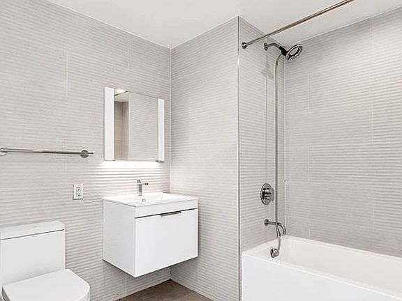 5th image of 531 W 159th St #4C