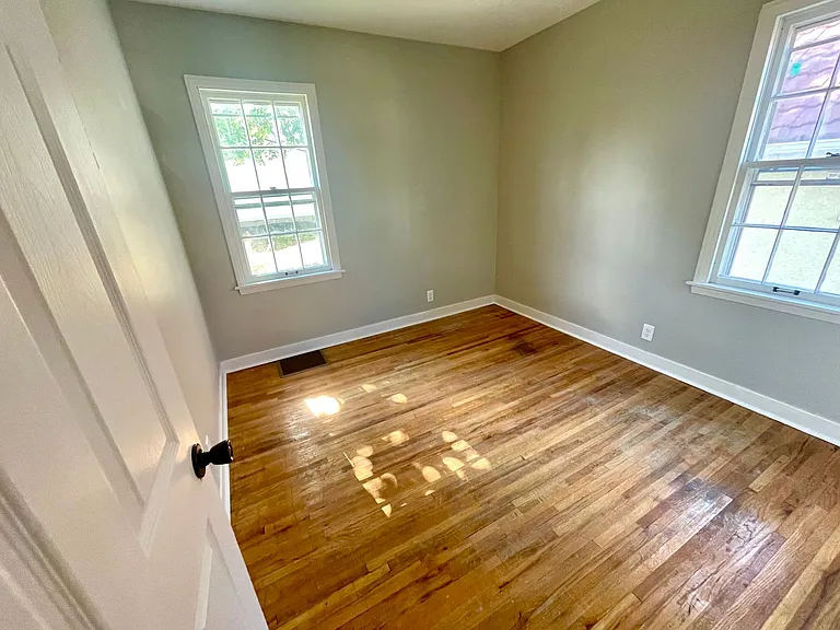 1262 Minnehaha Ave E — Photo 5