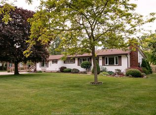 1174 Heritage Rd, Kingsville, ON N9Y2E6