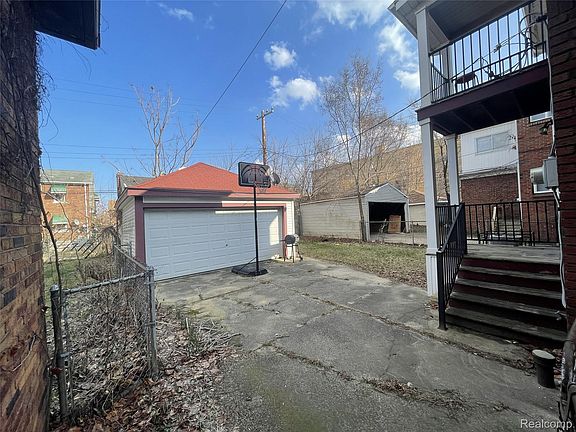 5th image of 17152 Santa Rosa Dr