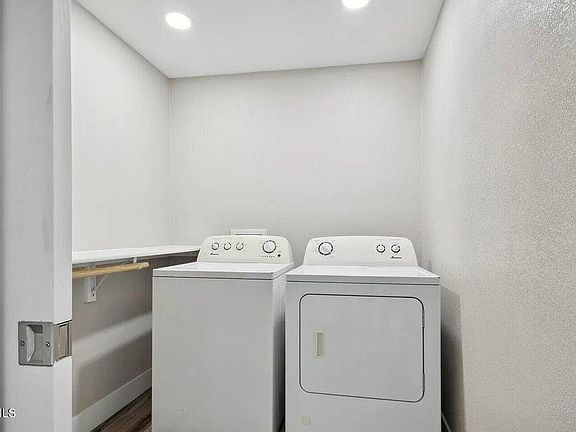 Unit Photo
