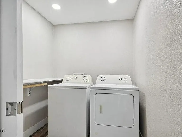 Unit Photo