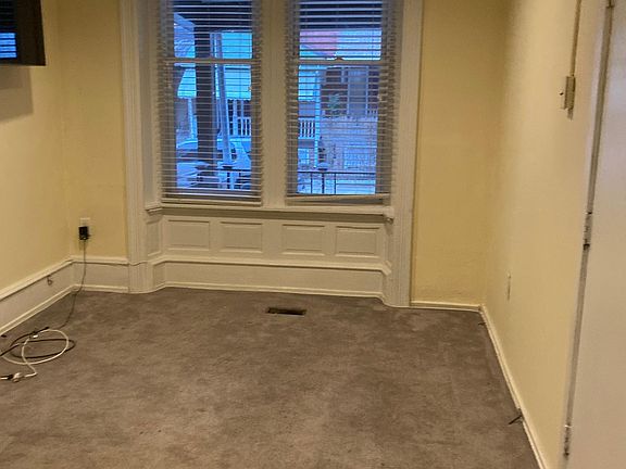 3rd image of 3214 Turner St Floor 1