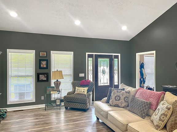 5th image of 149 Shane Lee Cir