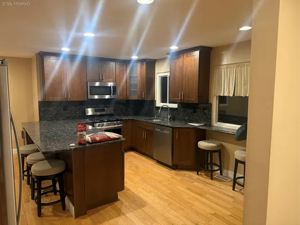 21 Cherry Ct, Highland Mills, NY 10930