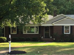 2 Sunny Slope Dr, Cowpens, SC 29330