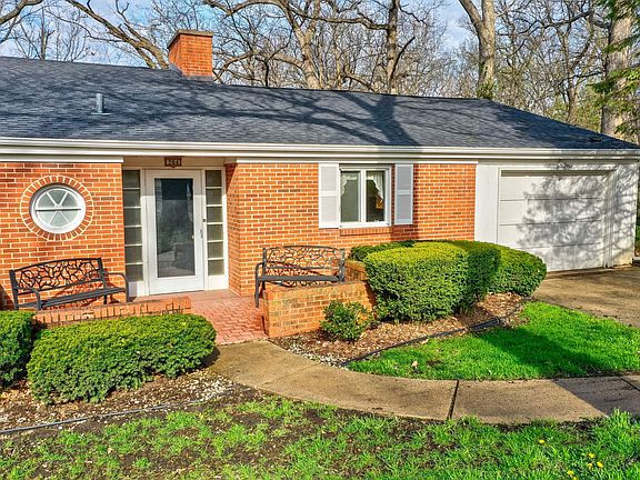 3rd image of 204 Forest Park Pl