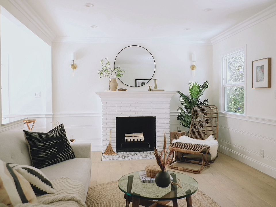 1st image of 858 N Beverly Glen Blvd