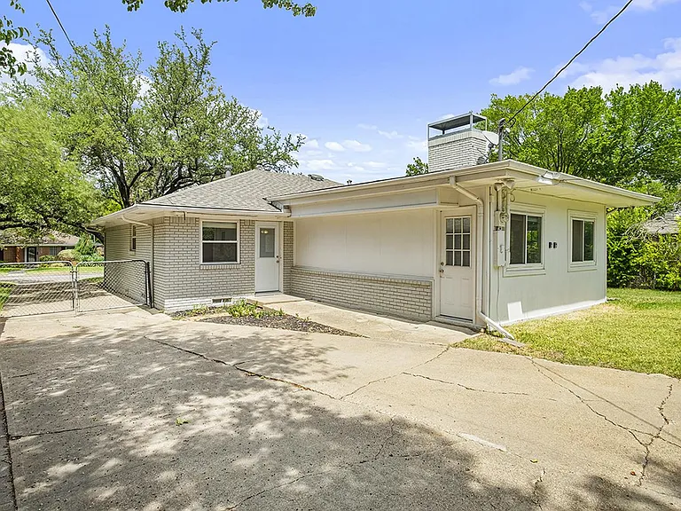 6802 Blessing Dr — Photo 19