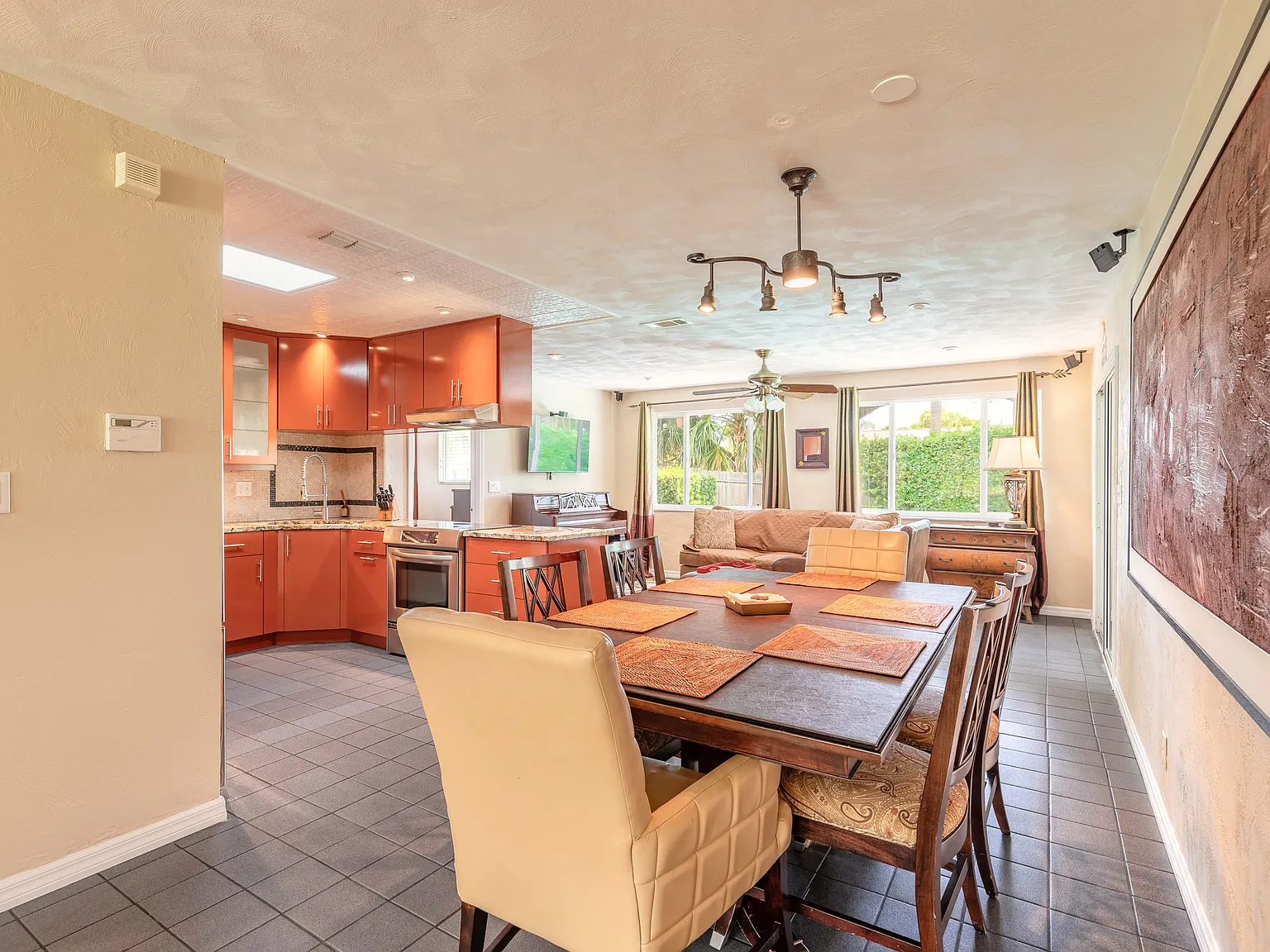 2679 John Anderson Dr — Photo 4